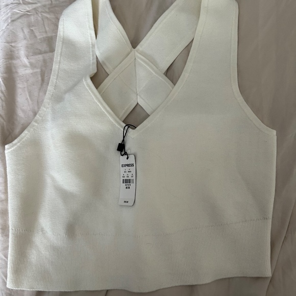 Express Crop Top - Picture 4 of 6